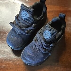 Nike Kids Dark Sneakers Brand New Never Worn To Tight
